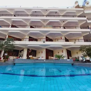 Campeggio Rezeiky & Camp, Luxor